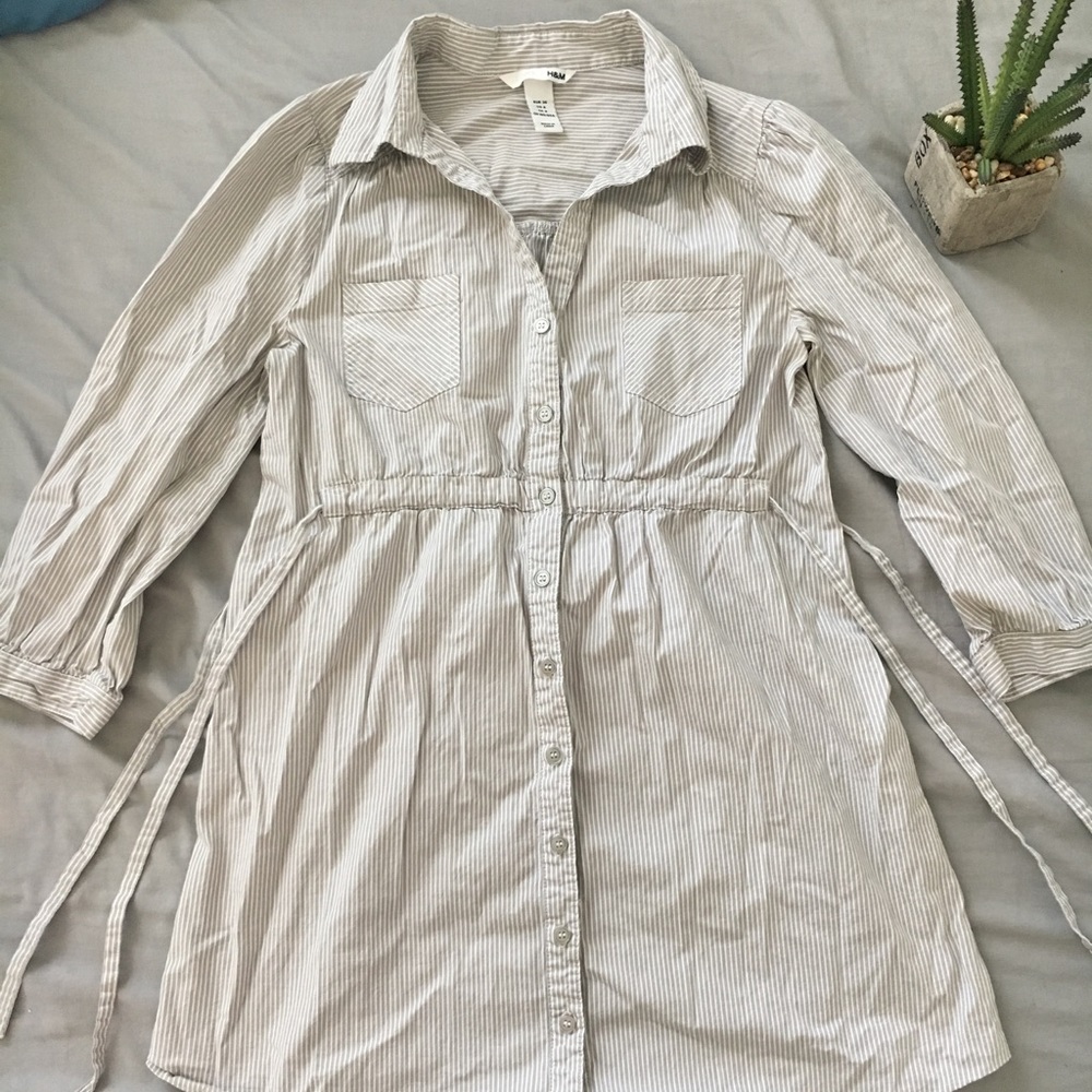 H & M Maternity Shirt